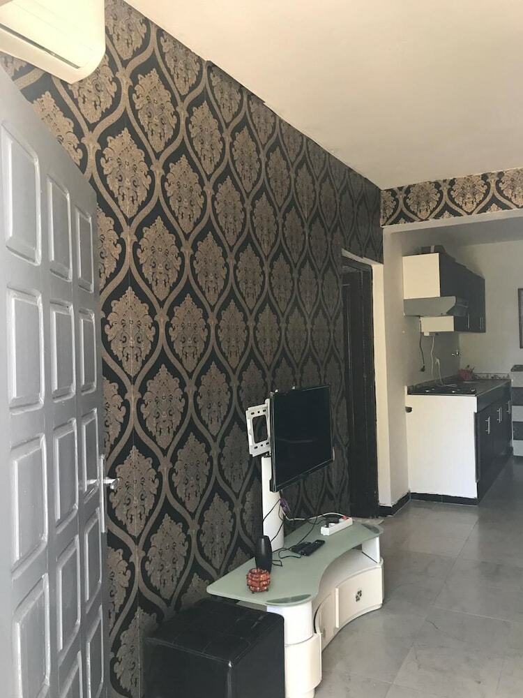 Apartamentos Too Many Suites