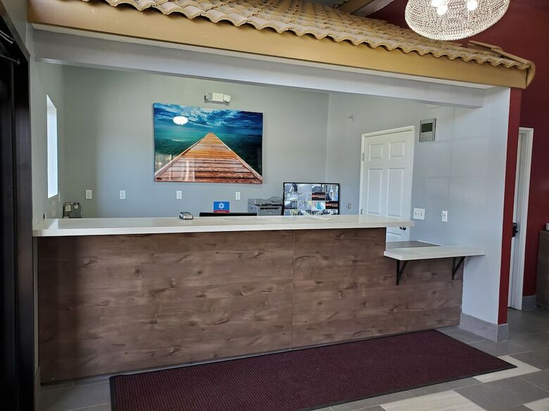 Surestay Plus Hotel By Best Western Hesperia