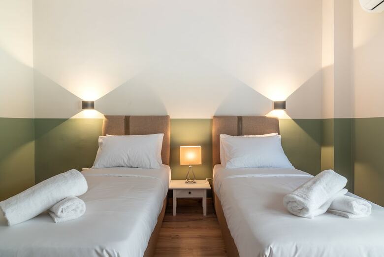 Hotel Tier Collection