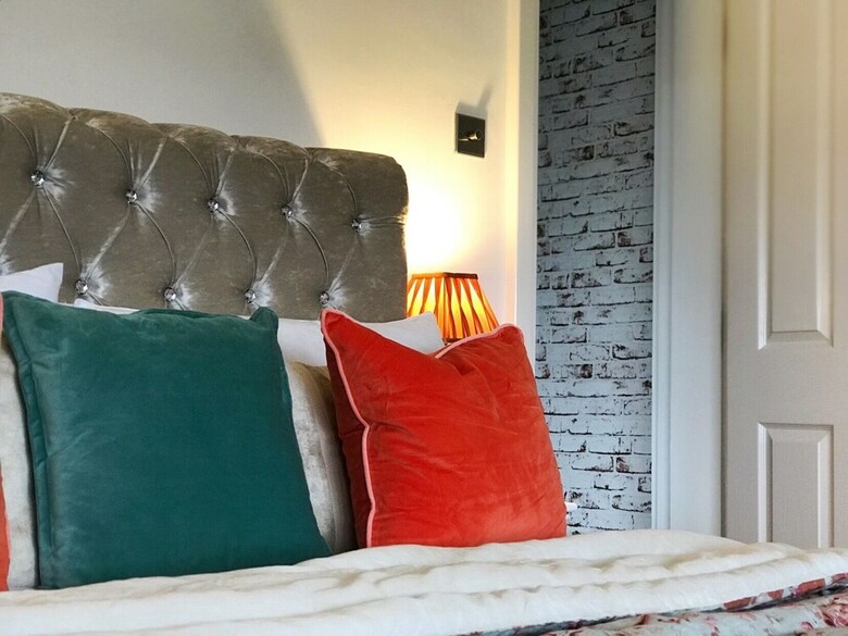 Bed & Breakfast Stay At No.2