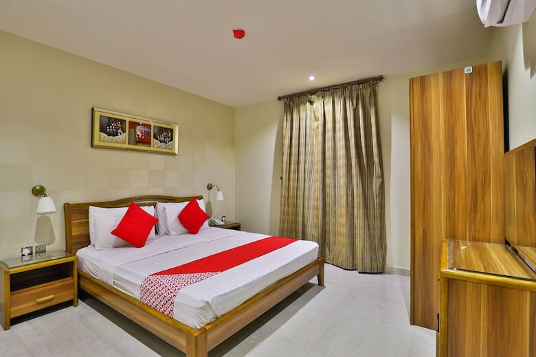 Oyo 240 Roshan Gulf Hotel Suites