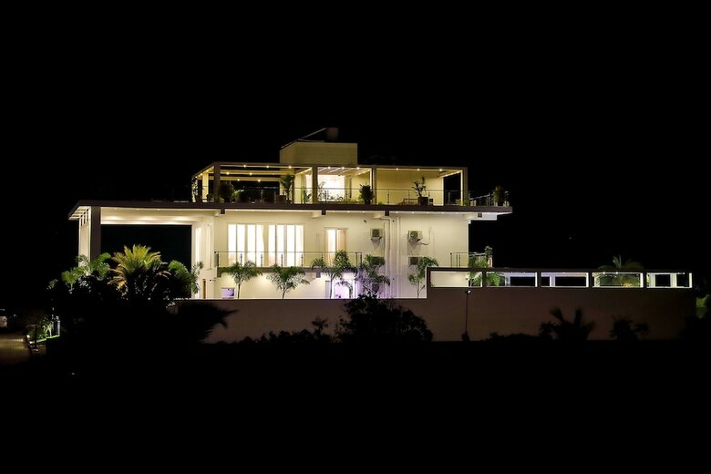 Villa Den's Beach House