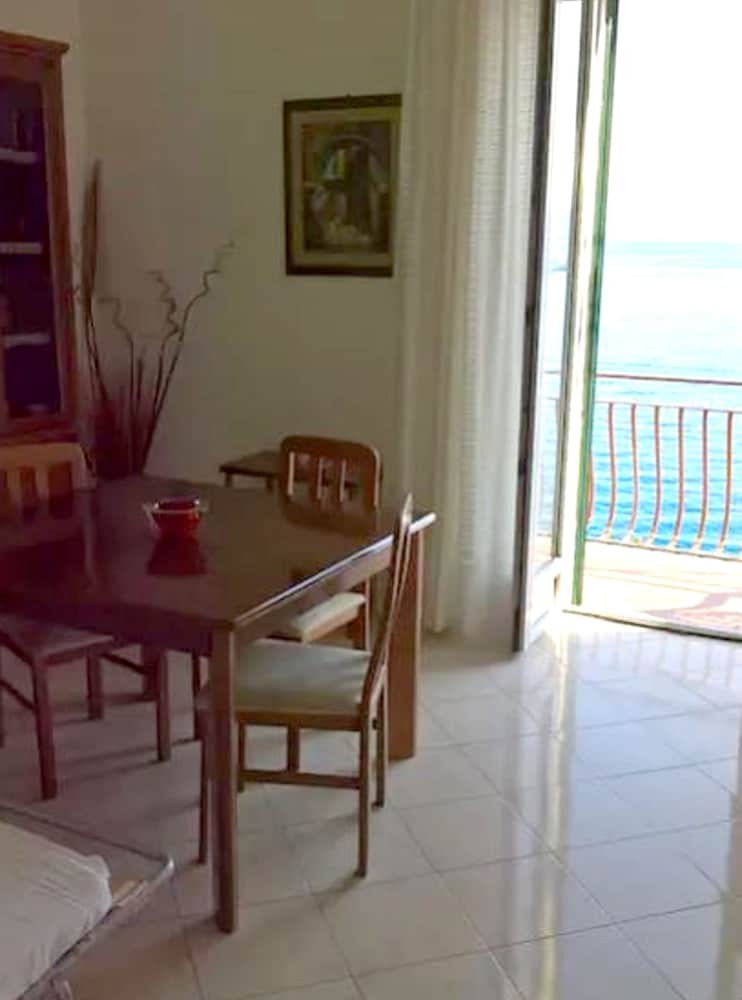 Apartment With 2 Bedrooms In Porto Santo Stefano, With Wonderful Sea View And Furnished Balcony - 80 M From The Beach