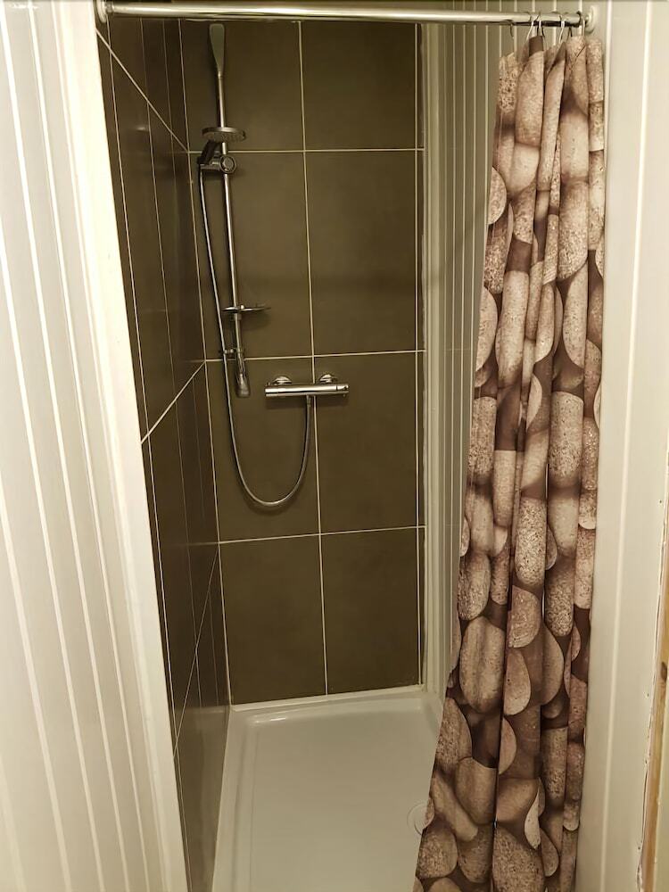 Hotel Brad Properties