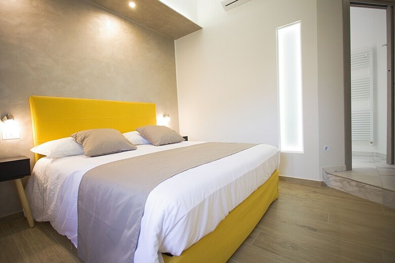 Bed & Breakfast Pvrooms