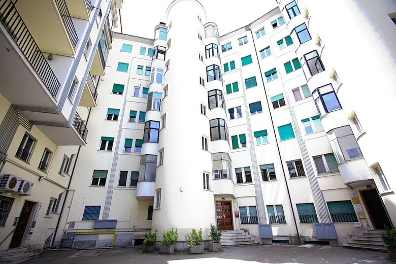 Bed & Breakfast Pvrooms