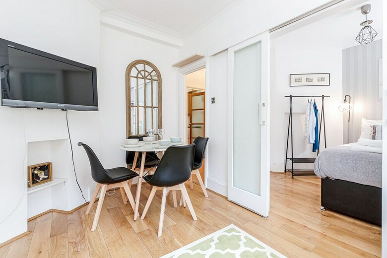 Trendy Covent Garden Apartment