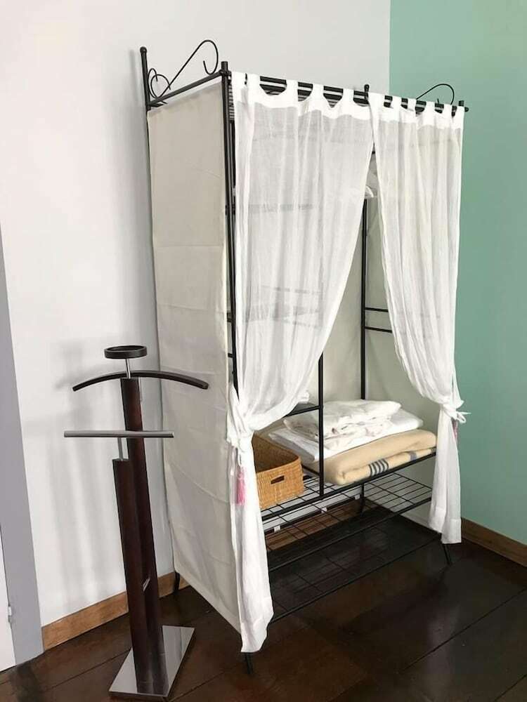 Bed & Breakfast Aux Rosiers