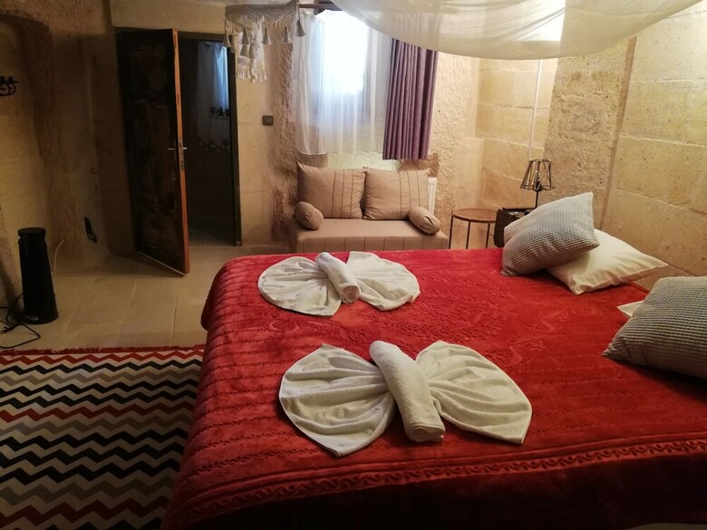 Cronos Cappadocia Cave Hotel