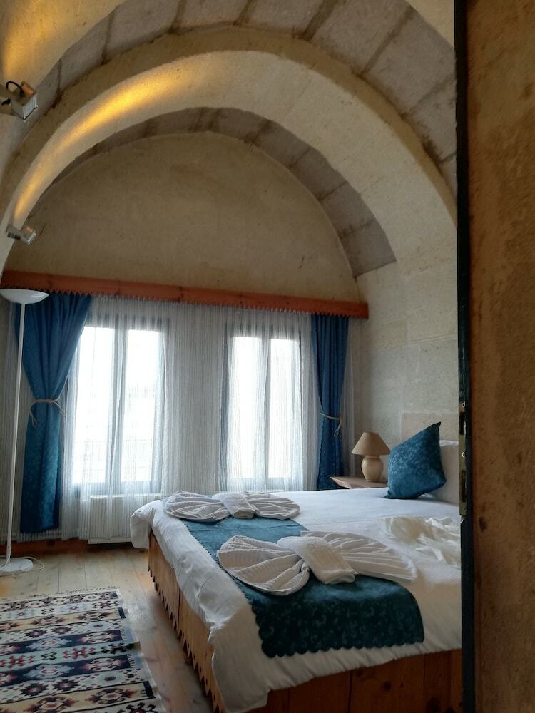 Cronos Cappadocia Cave Hotel