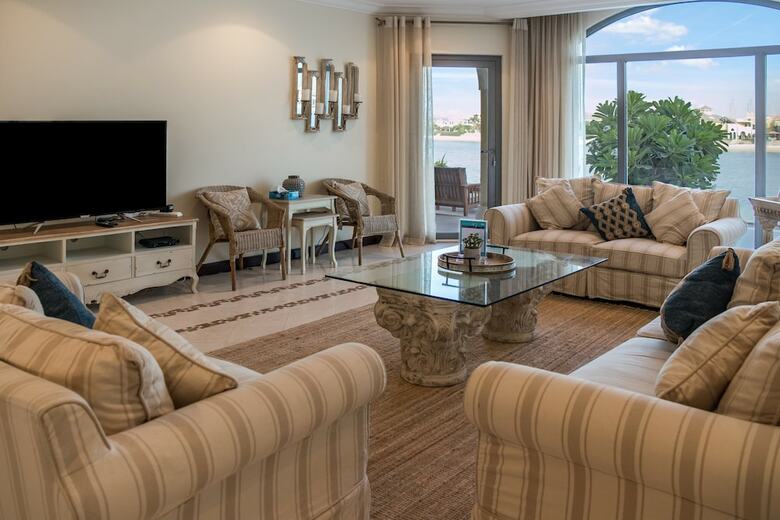 Fam Living Villa - Private Beach Palm