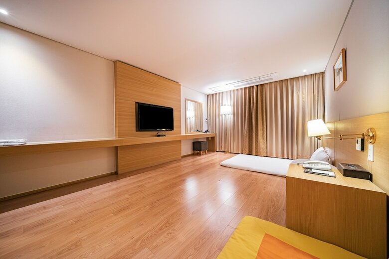 Hotel Biz Inn
