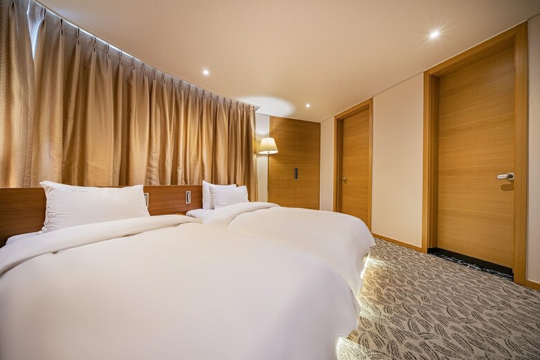 Hotel Biz Inn