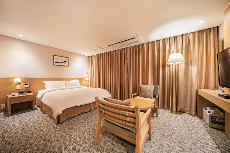 Hotel Biz Inn