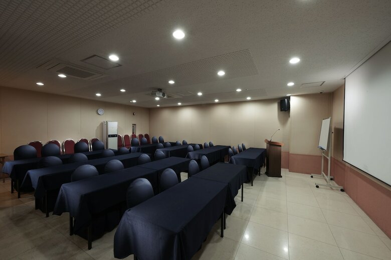 Hotel Biz Inn