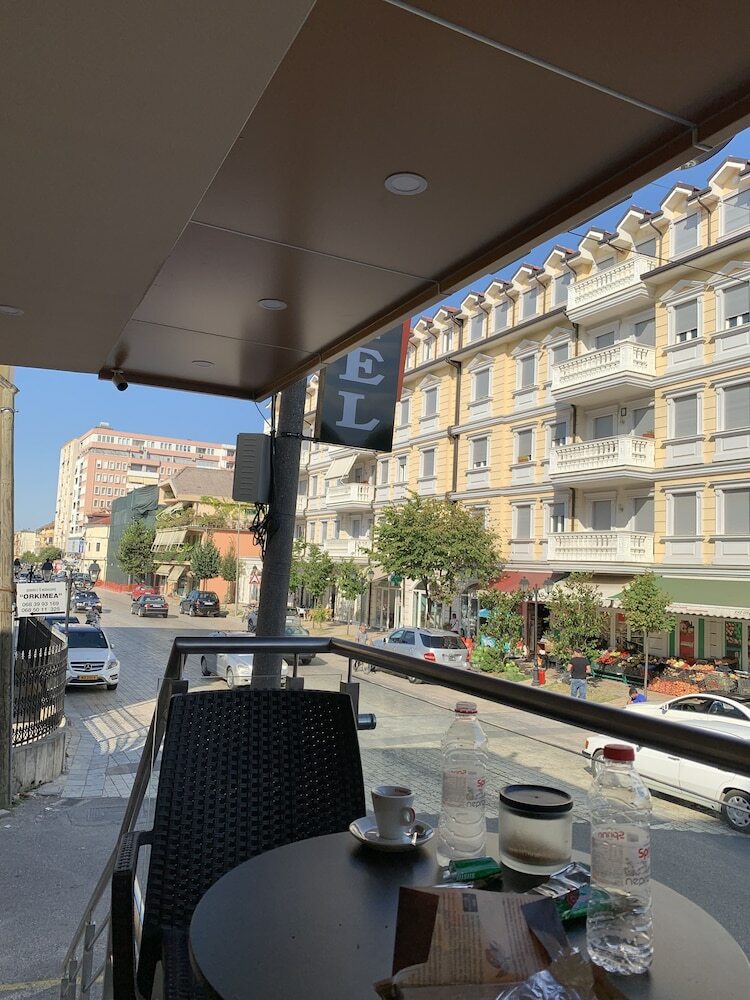Bobi Hotel