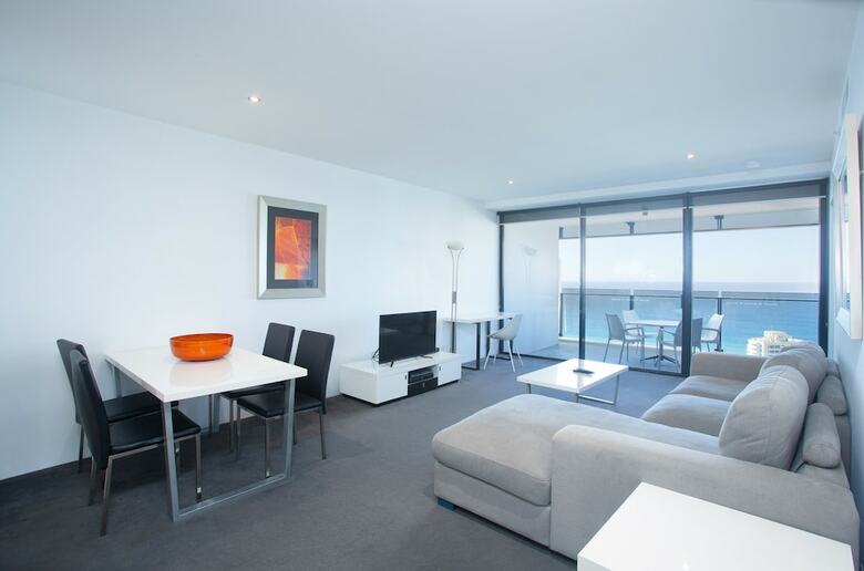 Circle On Cavill - Private Apartments