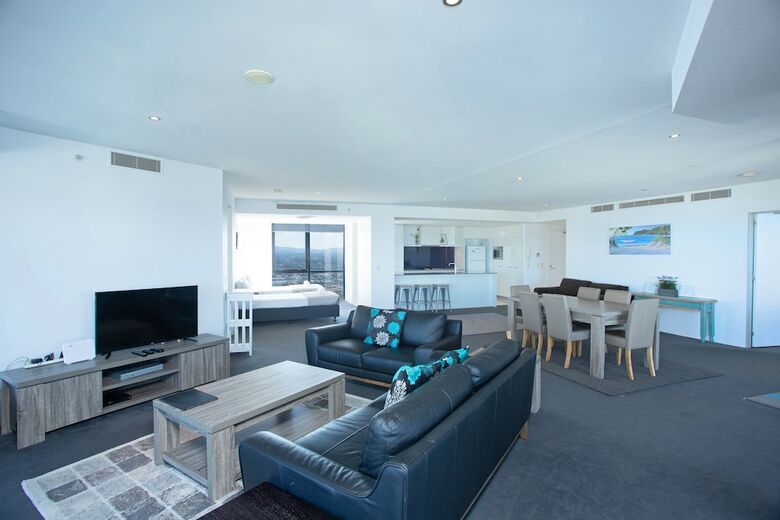 Circle On Cavill - Private Apartments