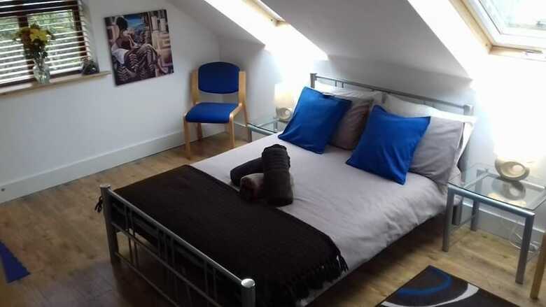 Hotel Coill Maher Lake House