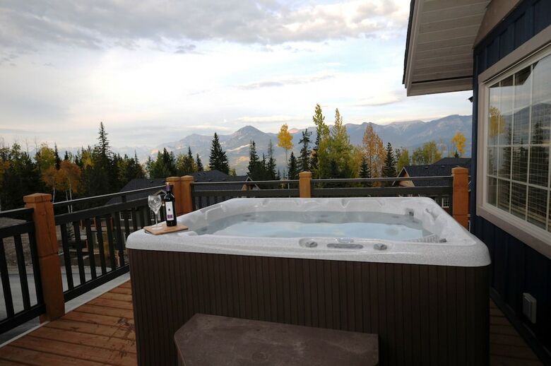Aspens At Kicking Horse Mountain Resort