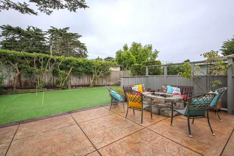 3718 Ocean Crest
