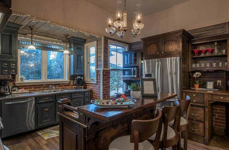 3749 Victorian Sanctuary By The Sea