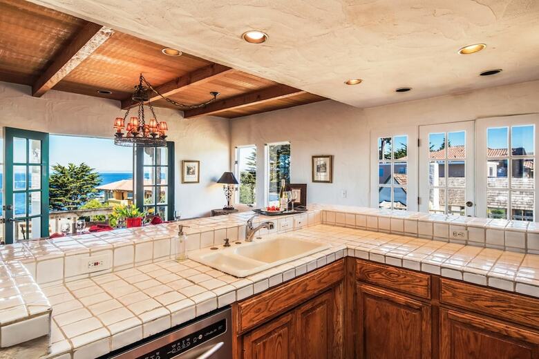 3263 Villa By The Sea