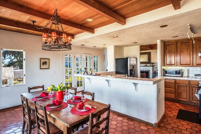 3263 Villa By The Sea