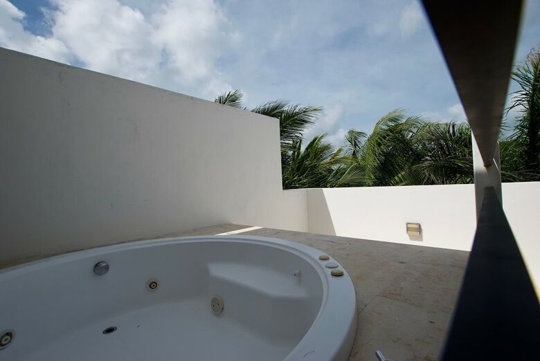 Casa Coral - Luxury Condos