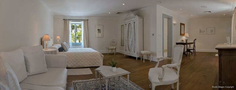 Hotel Martinis Marchi
