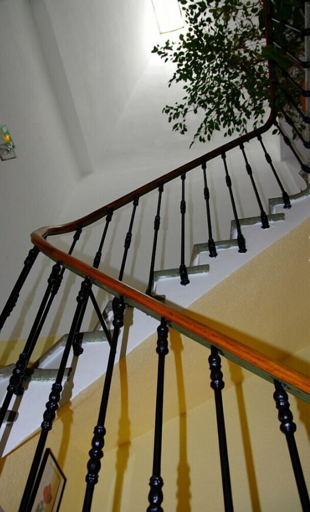Hotel H�tel La Tour Des F�es