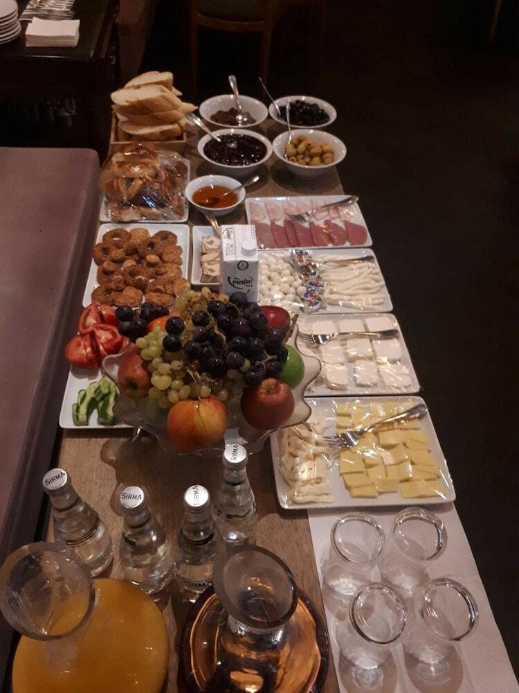Grand Rue Hotel