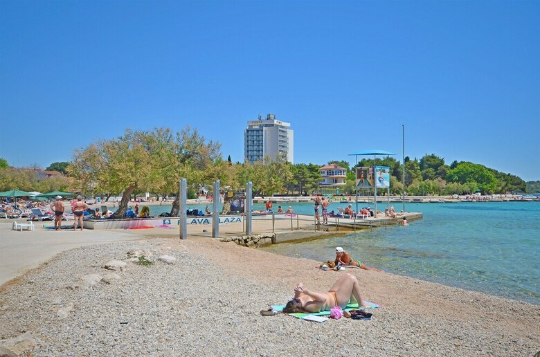 Apartment And Rooms Mirjana
