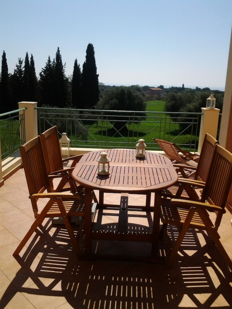 Villa Elaionas 1