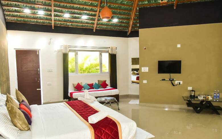 Hotel Hoysala Resort