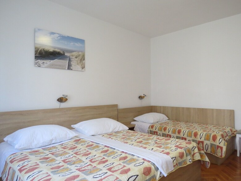 Apartment And Rooms Amenka