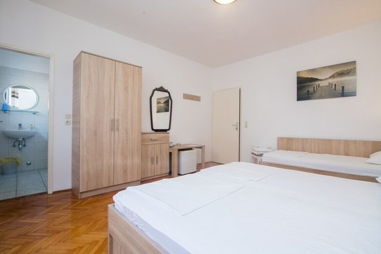 Apartment And Rooms Amenka