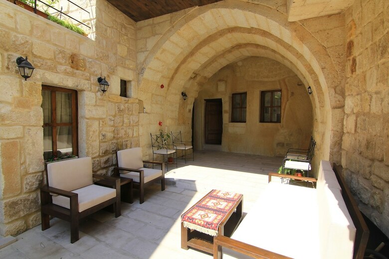 Hotel Tafana Cave & Stone Lodge