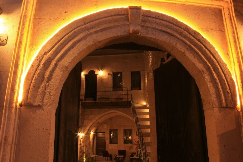 Hotel Tafana Cave & Stone Lodge