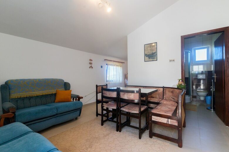 Apartment Krekovi?