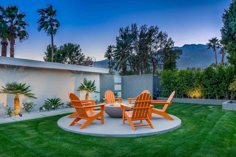 Ps Desert Indulgence Three-bedroom House