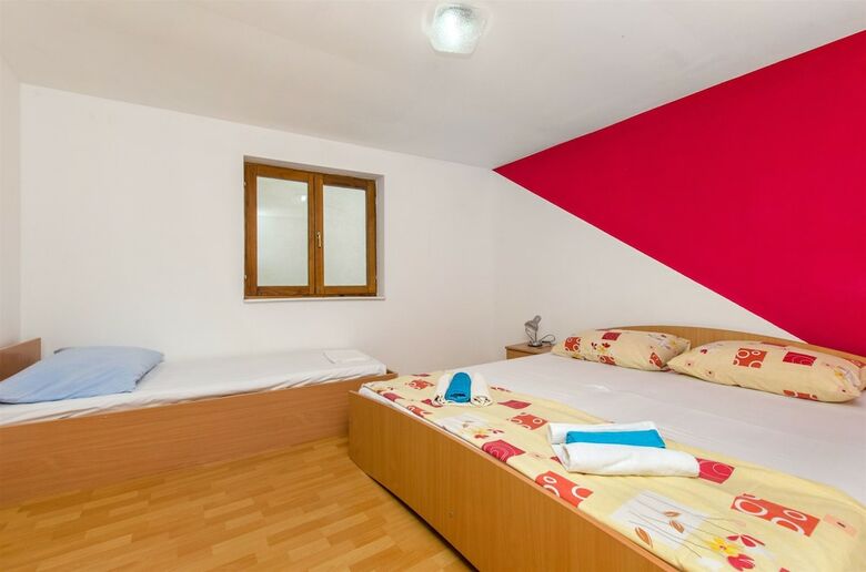 Apartamentos House Perku?i?