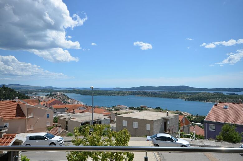 Apartments Divna