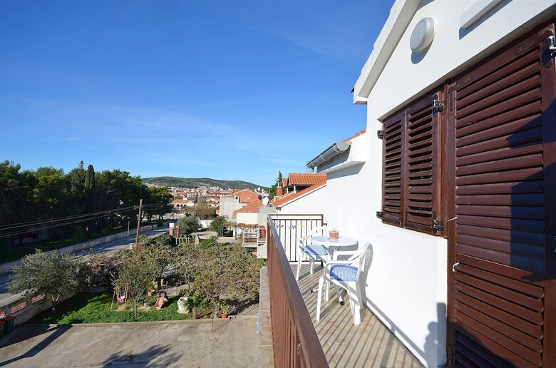 Apartments And Rooms Meri