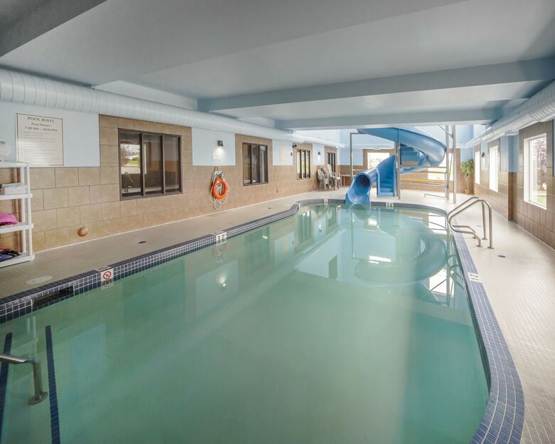 Hotel Comfort Inn And Suites Sylvan Lake