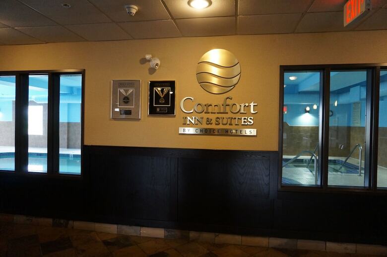 Hotel Comfort Inn And Suites Sylvan Lake