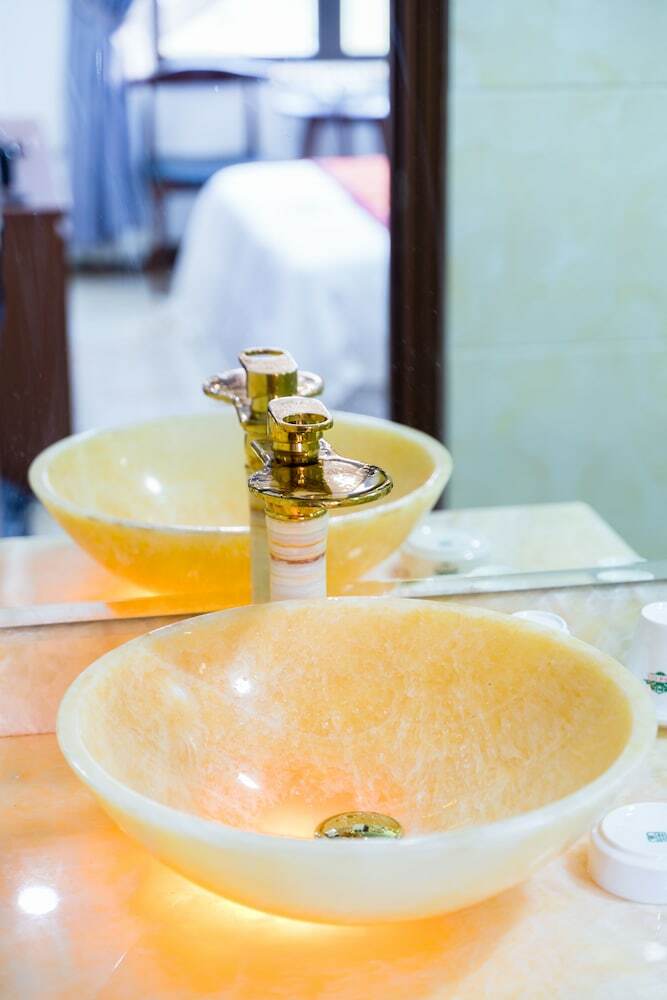 Dinh Gia Hotel