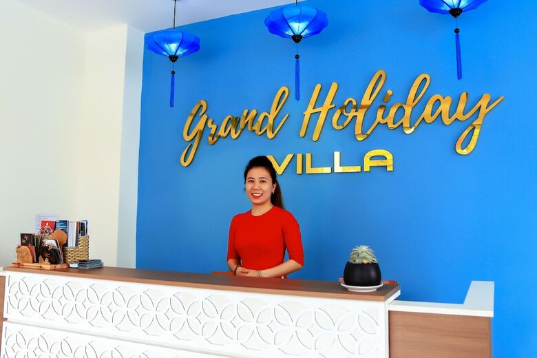 Hotel Grand Holiday Villa