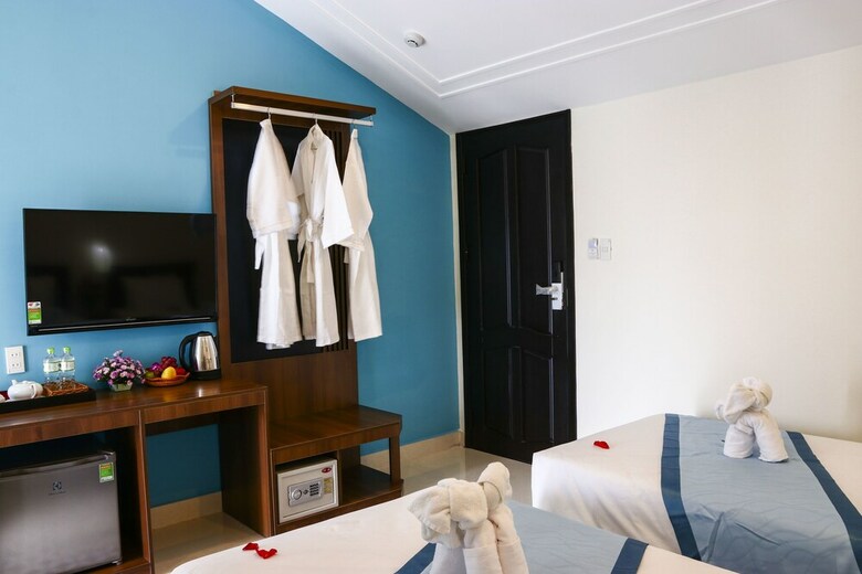 Hotel Grand Holiday Villa
