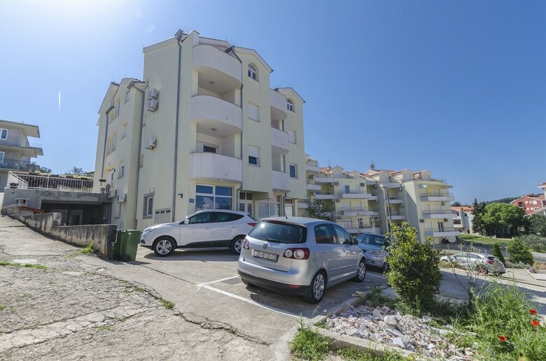 Apartment Anika